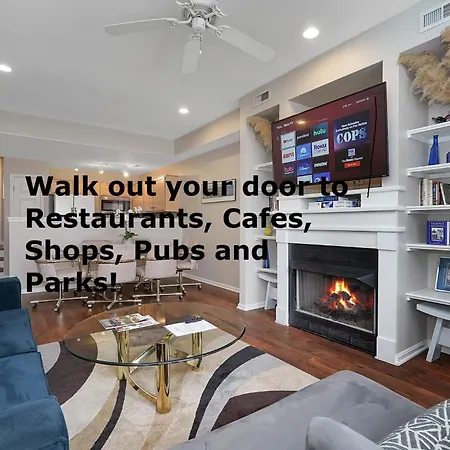 Lux Townhouse, Walk To All, Sleeps 6 Adults